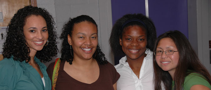 girls-women_smiling